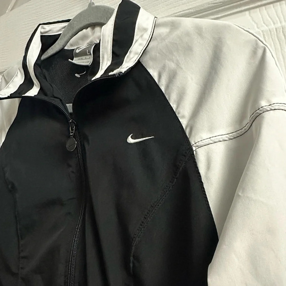 Nike Windbreaker Youth XL - Picture 2 of 6